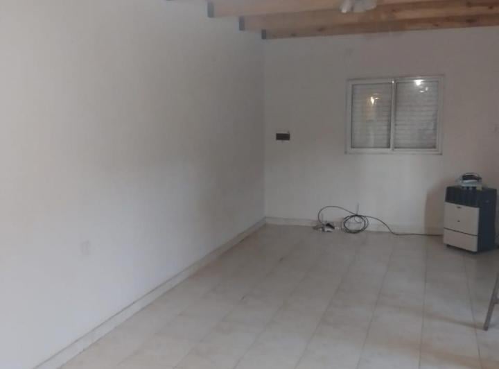 Casa · 70m² · 5 Ambientes · 1 Cochera