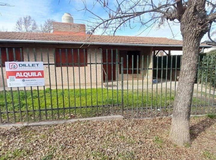 Casa · 3 Dormitorios · 1 Cochera