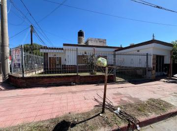 Casa · 166m² · 4 Ambientes · 1 Cochera · Venta Casa + Departamento Barrio Alberdi