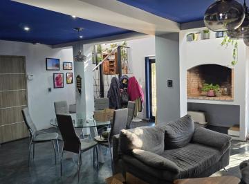 Casa · 177m² · 5 Ambientes · 1 Cochera · Casa en La Punta