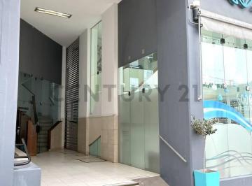 Departamento · 6825m² · 3 Ambientes · 1 Cochera · Exclusivo Departamento 2 Dorm. en Pleno Centro con Cochera y Baulera. Venado Tuerto