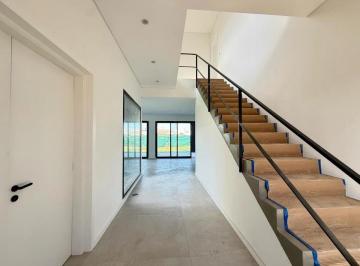 Casa · 327m² · 6 Ambientes · 1 Cochera · Casa en Venta en Riberas, Puertos, Escobar