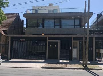 Casa de 5 ambientes, Almirante Brown · Inmueble en PH de Corte Minimalista a Estrenar