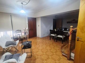 Casa de 10 ambientes, Gobernador Benegas · Prestigiosa Casa en Venta en Godoy Cruz Mza.