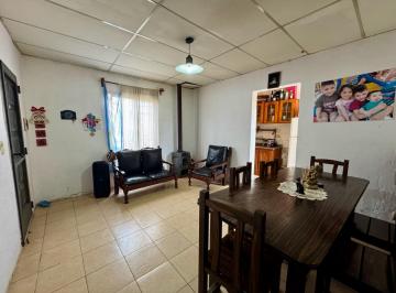 Casa · 85m² · 4 Ambientes · 1 Cochera · Casa en Venta