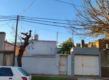 Pedro de Vega 3200 · Casa en Venta, 2 Unidades en Una, a m de Av Fdo. Zuviria.