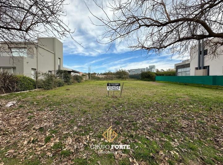 Terreno · 600m²