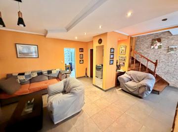 Casa · 122m² · 4 Ambientes · Venta Casa 4 Ambientes con Patio y Parrillero en Gerli Oeste