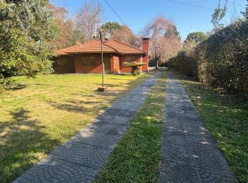 Casa · 130m² · 4 Ambientes · 3 Cocheras · Venta Casa Barrio El Trebol 1440 m² 3dorm 2 Baños Piscina