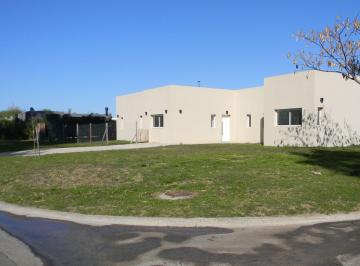 Casa · 96m² · 5 Ambientes · 2 Cocheras · Casa en Santa Emilia, Pilar del Este, Zona Norte