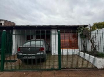 Casa · 77m² · 3 Ambientes · 1 Cochera · Alquiler Casa 3 Ambientes con Cochera – Merlo