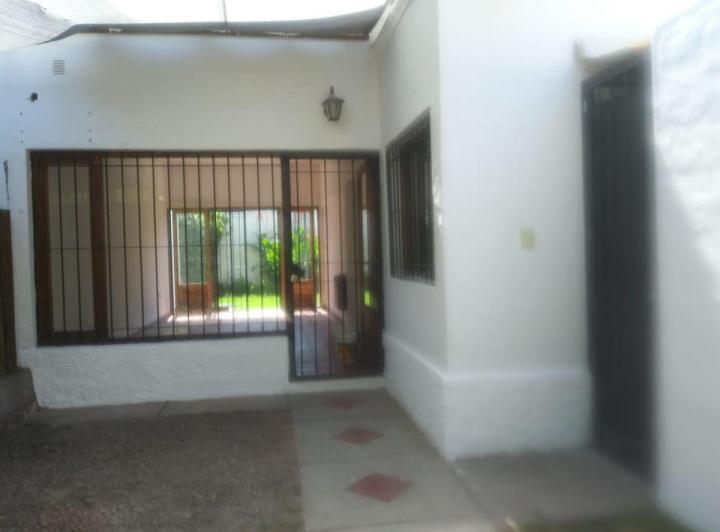 Casa · 75m² · 5 Ambientes · 1 Cochera