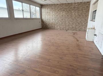 Departamento de 7 ambientes, La Plata · Departamento Al Frente en Primer Piso en Alquiler – Calle 137 Esq 80, Los Hornos