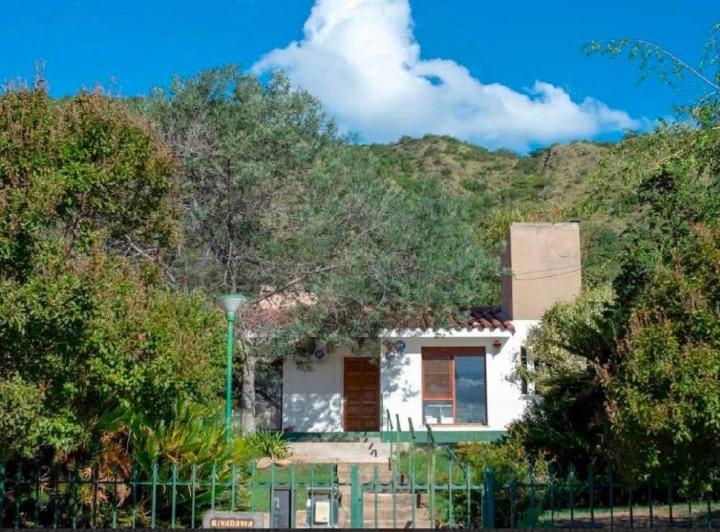 Casa · 250m² · 5 Ambientes · 2 Cocheras