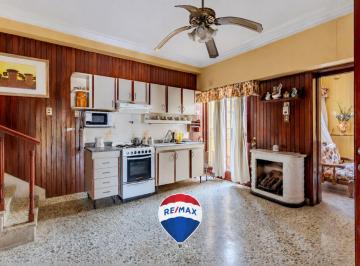 Casa · 135m² · 4 Ambientes · 1 Cochera · Casa en Venta La Plata