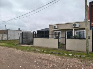 Casa de 3 ambientes, San Vicente · ¡Oportunidad! Casa con Amplio Jardín, Cochera Para Dos Autos y Posibilidad de Ampliar El Terreno
