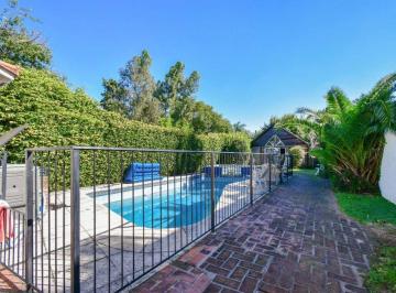 Casa · 339m² · 8 Ambientes · 2 Cocheras · Casa en Venta en San Isidro