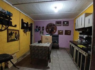 Casa · 81m² · 4 Ambientes · 1 Cochera · Casa 3 Ambientes en Ituzaingo con Excelente Ubicacion