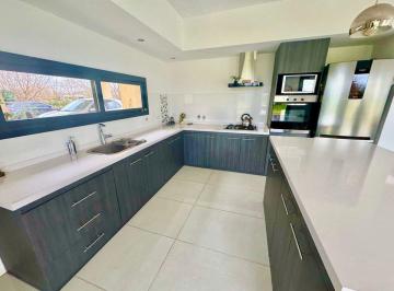 Casa · 208m² · 5 Ambientes · 2 Cocheras · Venta Casa 5amb Club de Campo Haras San Pablo