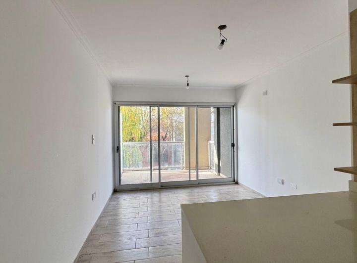 Casa · 76m² · 2 Dormitorios · 1 Cochera
