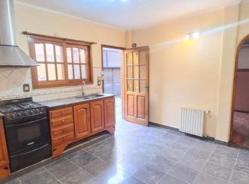 Casa · 244m² · 5 Ambientes · 2 Cocheras · Casa Venta 5 Amb Local Comercial Garage