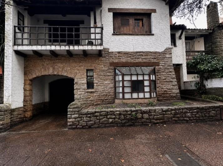 Terreno · 1m² · 5 Ambientes