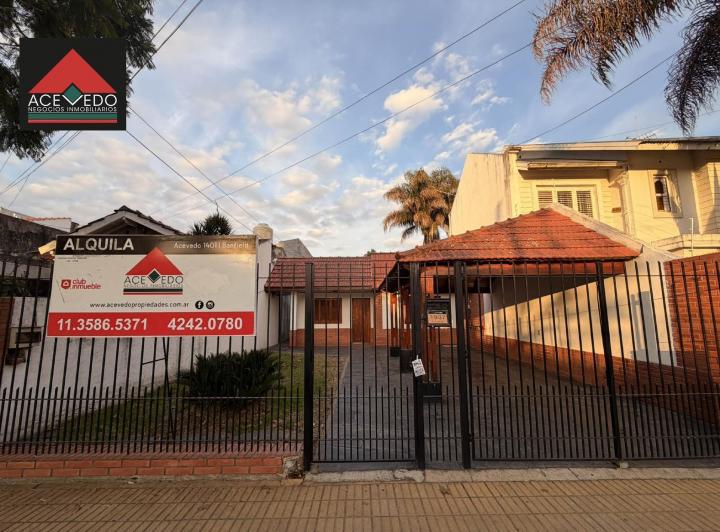 Casa · 3 Ambientes · 2 Cocheras