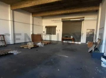 Bodega-Galpón · 104m² · ¡Oportunidad en Santos Lugares! • Galpón con Excelente Potencial Inmobiliario - Evalua Permuta