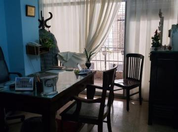 Oficina comercial · 220m² · 2 Ambientes · Oficina en Venta en Barrio Centro