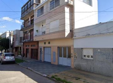 PH · 147m² · 6 Ambientes · PH con 2 Viviendas en Block Santos Lugares