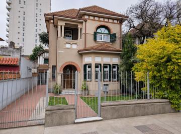 Casa · 279m² · 5 Ambientes · 4 Cocheras · Venta Excepcional Casona Historica Banfield