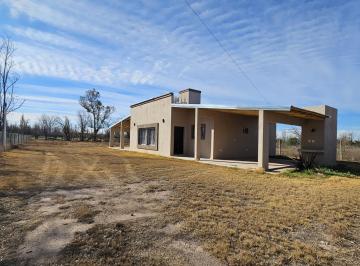 Casa · 105m² · 6 Ambientes · 2 Cocheras · Cabañas en Venta en Villa 25 de Mayo - San Rafael, Mendoza