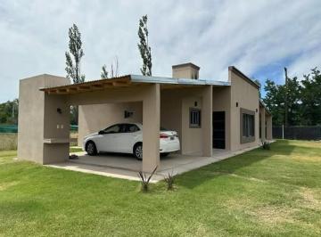 Casa · 105m² · 6 Ambientes · 2 Cocheras · Cabañas en Venta en Villa 25 de Mayo - San Rafael, Mendoza