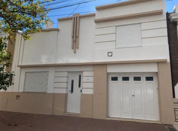 Casa · 4 Ambientes · 1 Cochera · Casa en Barrio 30 de Octubre
