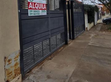 Casa · 4 Ambientes · 2 Cocheras · Casa de Tres Dorm. en Barrio Huiliches