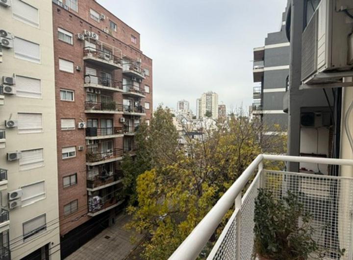 Alquiler Depto Monoambiente Balcón Frente Coghlan
