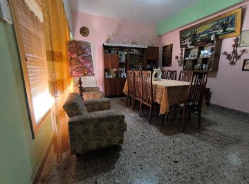 Casa · 149m² · 4 Ambientes · 2 Cocheras · Casa 4 Amb en Lote Propio con Terraza, Patio y Cochera