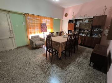 Casa · 149m² · 4 Ambientes · 2 Cocheras · Casa 4 Amb en Lote Propio con Terraza, Patio y Cochera