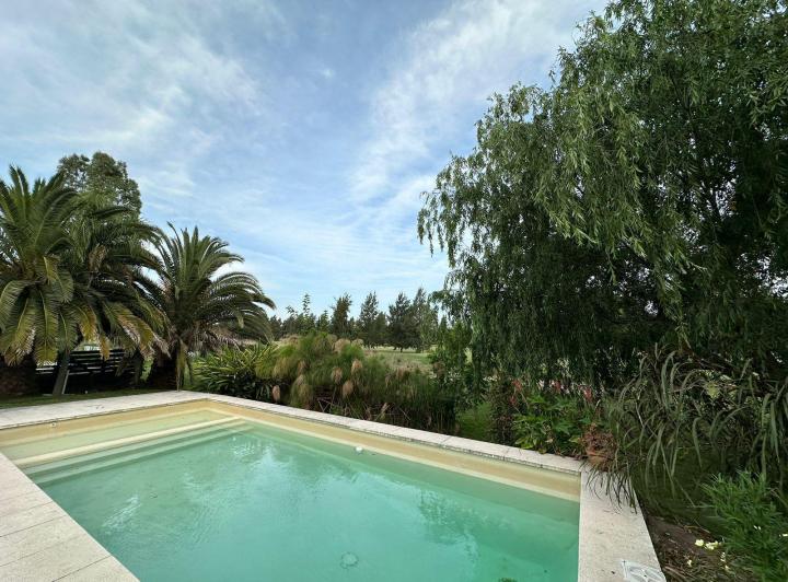Casa · 226m² · 6 Ambientes · 4 Cocheras