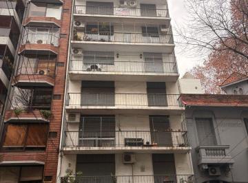 Departamento de 3 ambientes, Colegiales · Semi - Piso 3 Ambientes Frente Balcon Espacio Guardacoche Cubierta y Baulera, Bño y Toil