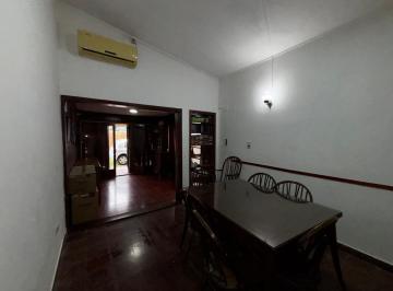PH · 50m² · 3 Ambientes · 1 Cochera · PH en Venta Tolosa 2 Dorm. Patio Garage