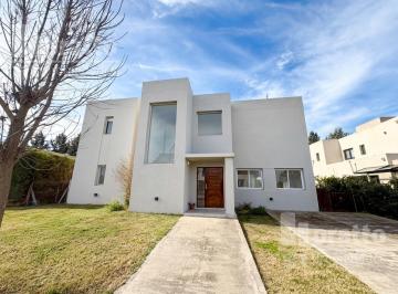 Casa · 180m² · 5 Ambientes · Muy Linda Casa en San Matias!