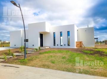 Casa · 183m² · 6 Ambientes · Casa en Laguna Grande
