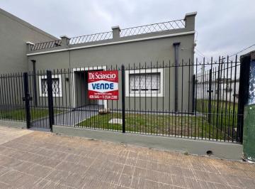 Casa de 3 ambientes, Esteban Echeverría · Buena Casa en Esquina de Luis Guillon a m de Av Bv. Bs. As.