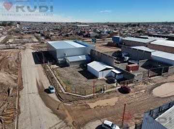 Bodega-Galpón · 225m² · 4 Ambientes · Galpón en Alquiler - Parque Industrial de Cipolletti
