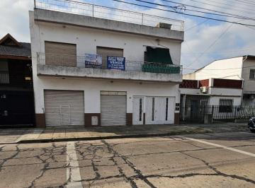 Casa · 180m² · 6 Ambientes · 3 Cocheras · Casa en Venta Villa Luzuriaga Tipo Americana ¡Gran Oportunidad!