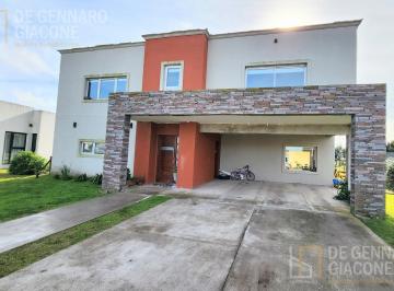 Casa · 200m² · 5 Ambientes · 2 Cocheras · Casa en Barrio Privado Tierras del Mar