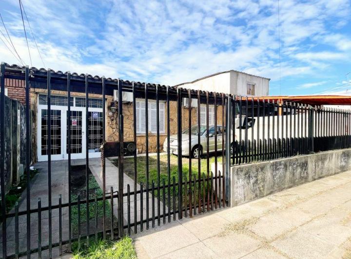 Casa · 170m² · 4 Ambientes · 1 Cochera