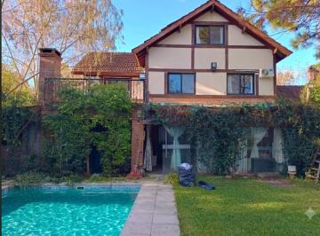 Casa · 200m² · 5 Ambientes · 5 Cocheras · Venta Casa en Barrio Santa Maria de Pilar