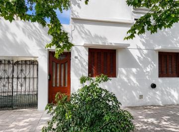 Casa · 95m² · 4 Ambientes · Casa Antigua a Reciclar Lote Propio Macrocentro